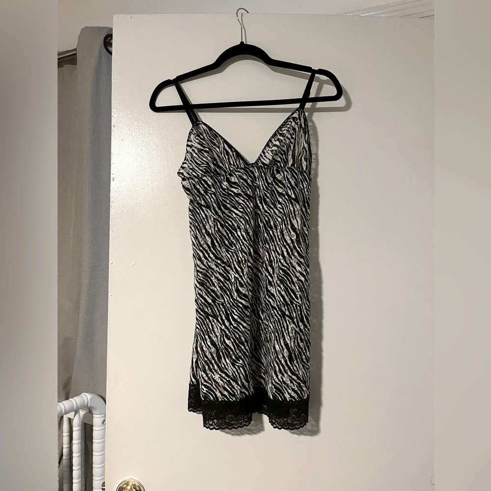 Victoria’s secret Vintage Y2K Zebra Print Slip Dress with Lace Trim hem Size L